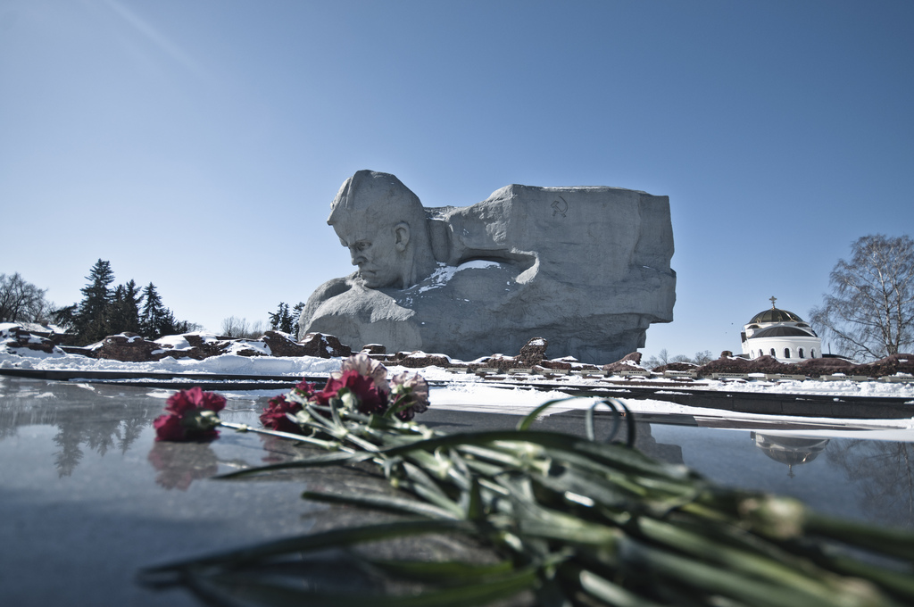 Цены на памятники в бресте 9 мая 2018 памятники с ангелами в минске