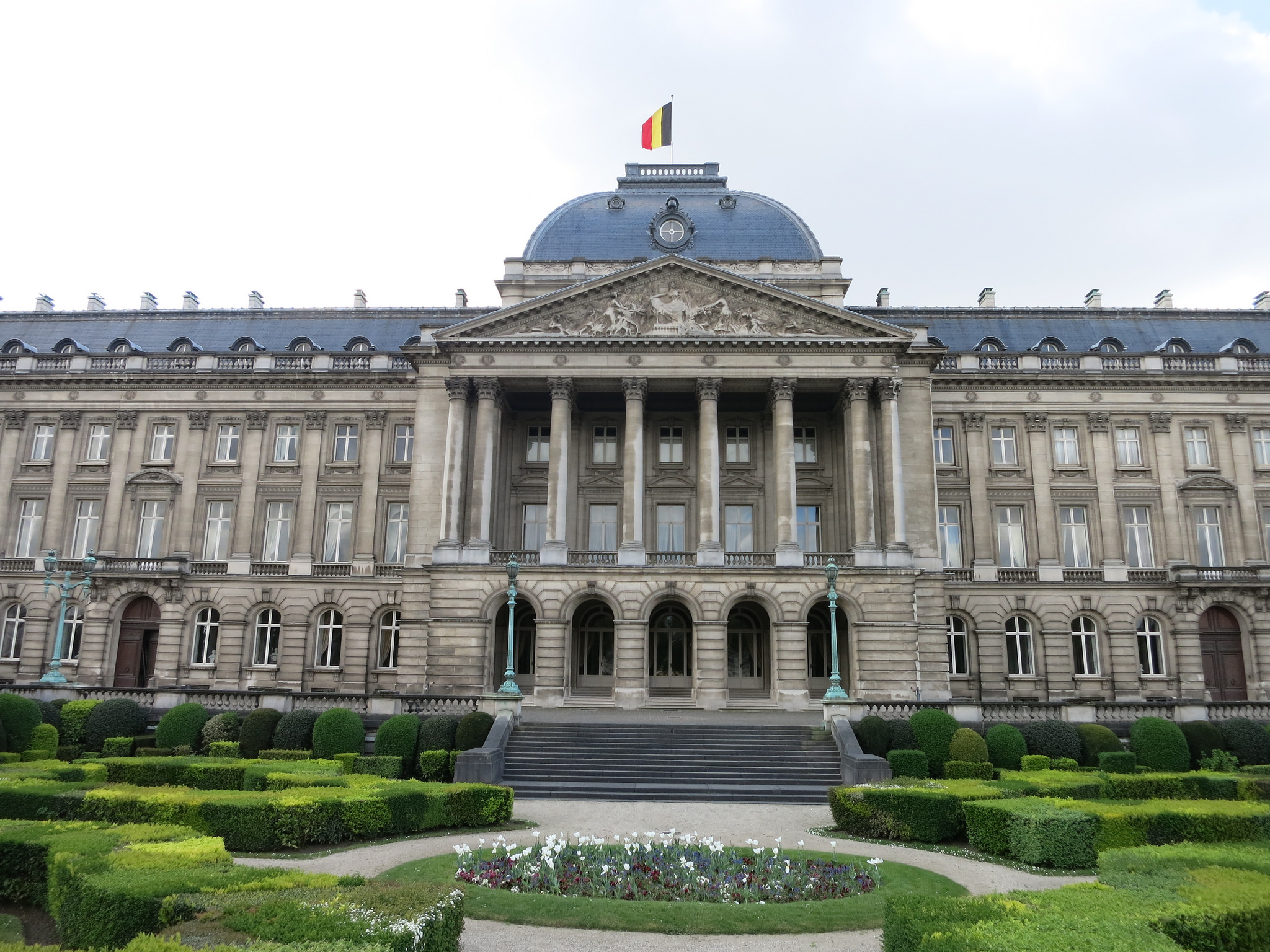 Королевский дворец в Брюсселе || Palais Royal de Bruxelles _дворец_в_Брюсселе%2C_фасад