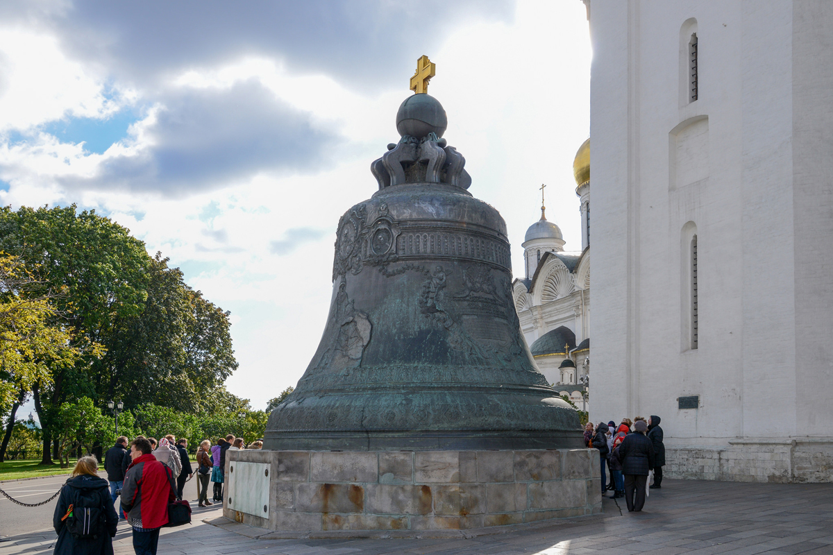 Цены на памятники москвы царь колокол памятники в саратове цены акции