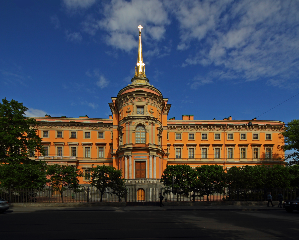 Михайловский замок в петербурге фото